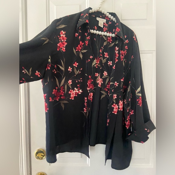 Floral Black/Pink Women's Top - Picture 2 of 8